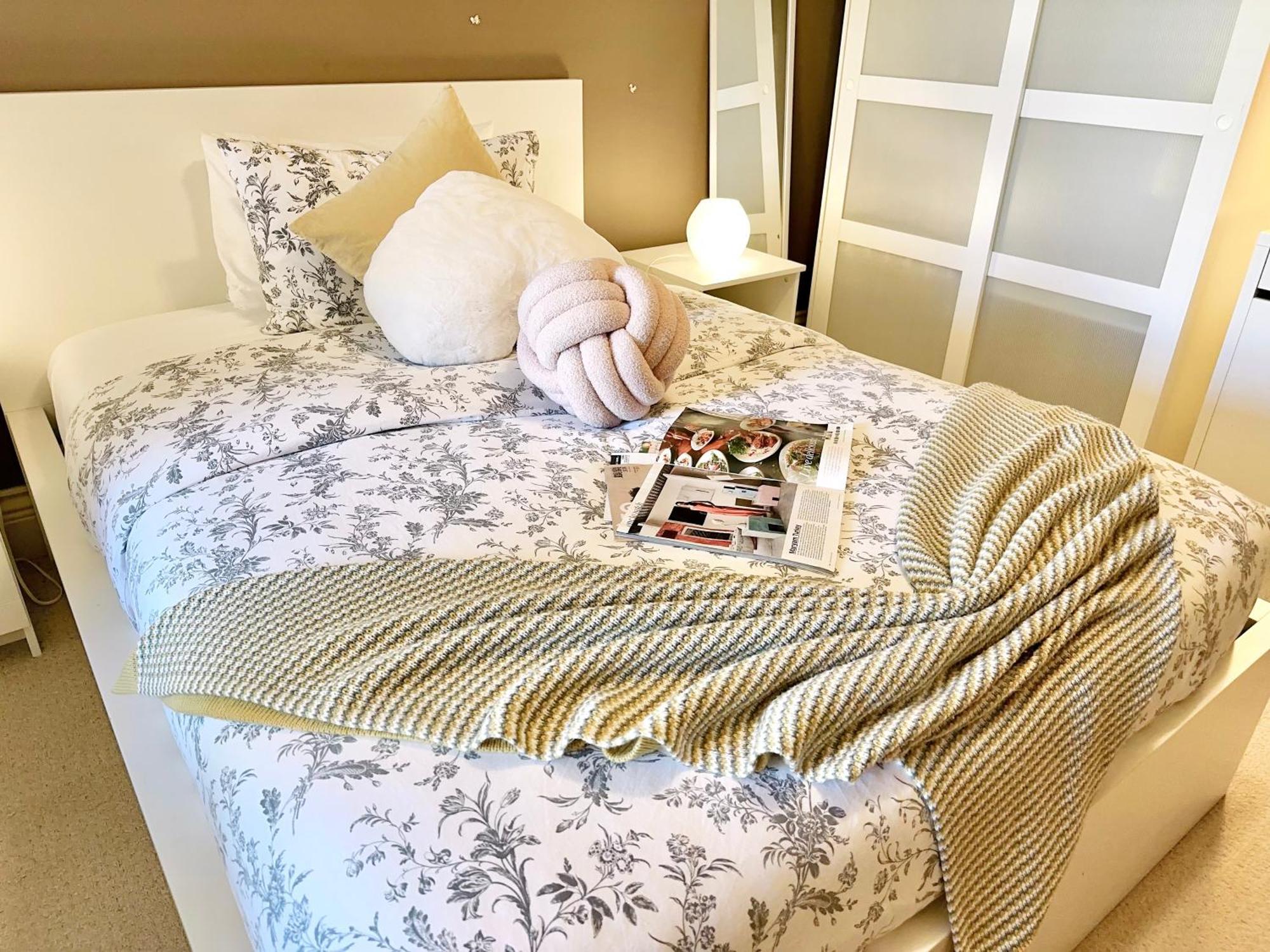 Scorpio House Langley Room B Esterno foto