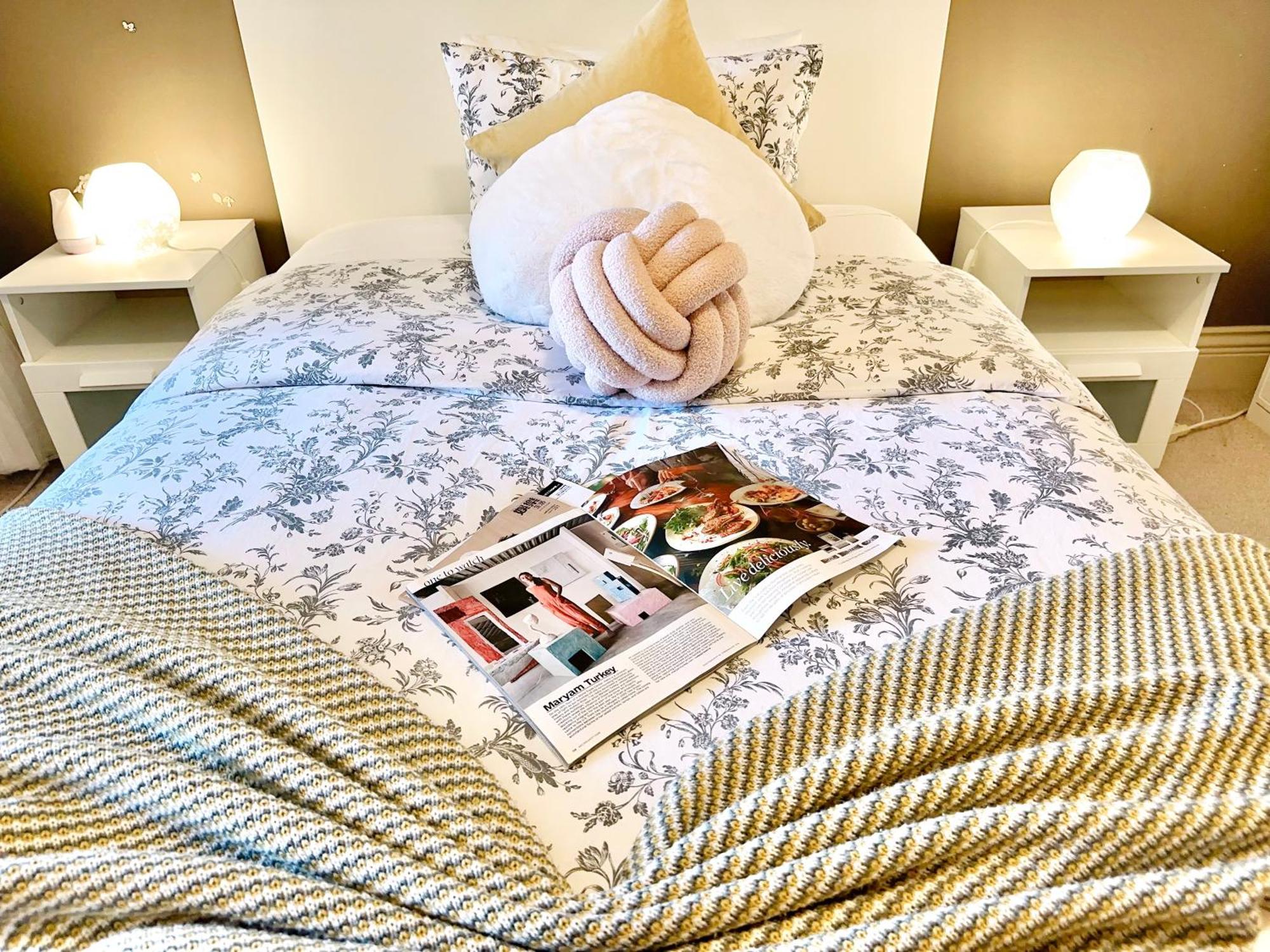 Scorpio House Langley Room B Esterno foto